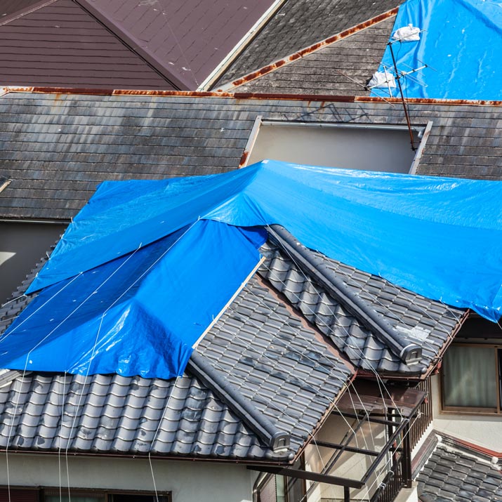 bâchage d'urgence toiture